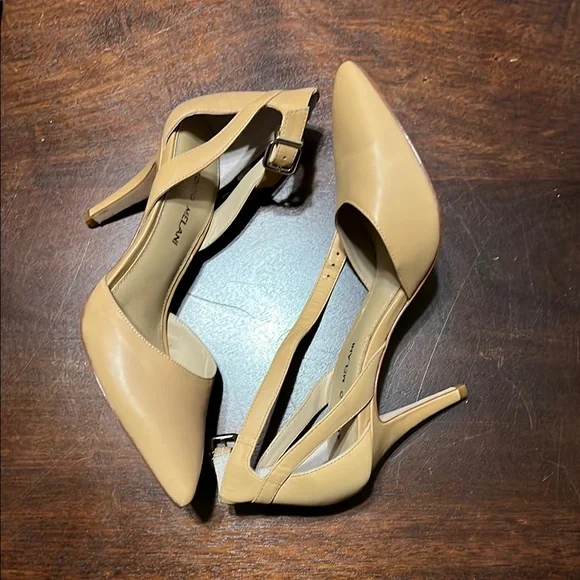 ANTONIO MELANI Tan Stiletto Heels with closed Pointed Toe - Picture 4 of 5